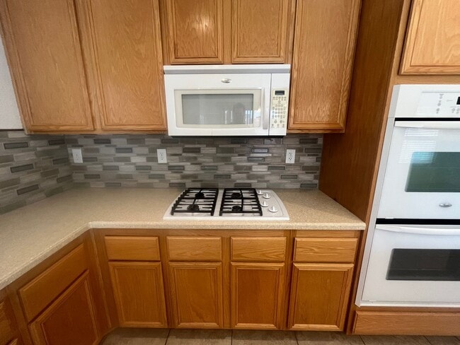 Building Photo - 2 Story-Single Family Home Located in Providence