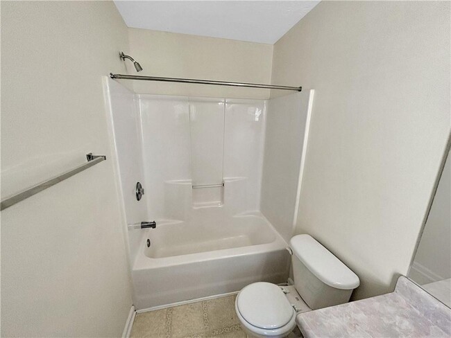 Building Photo - 3397 Hill Pond Dr NE
