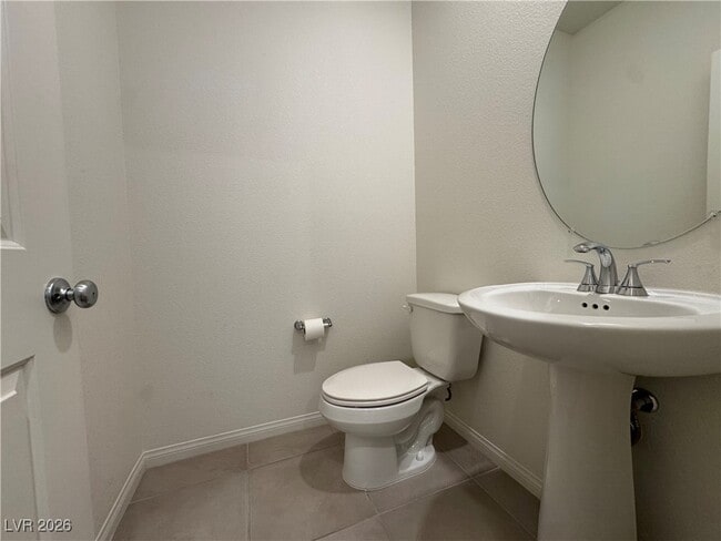 Building Photo - 8109 Minavalle Ave