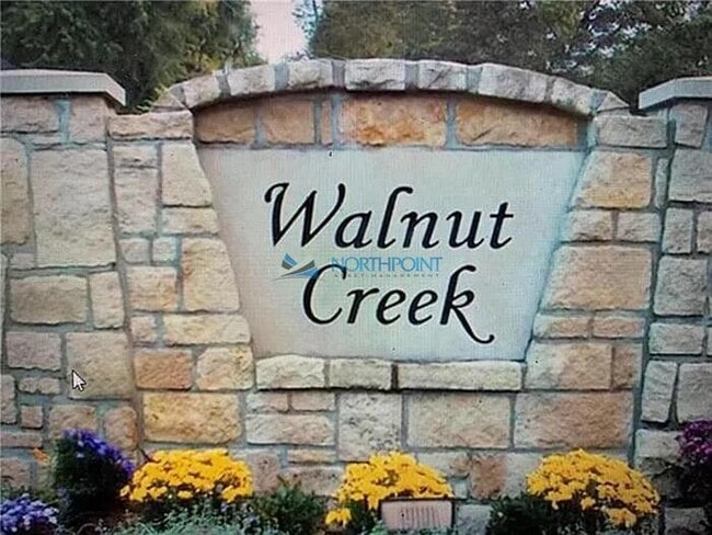Building Photo - 4 bedrooms, 3 baths gorgeous Parkville home