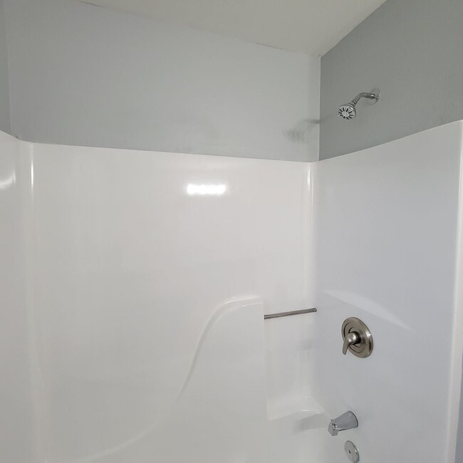 Building Photo - Charmin 3/1 Duplex In Groveland FL