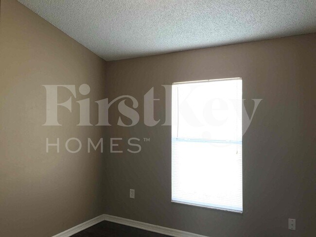 Building Photo - 6524 Viewpoint Ct
