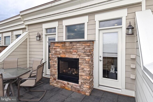 Building Photo - 4531 Westhall Dr