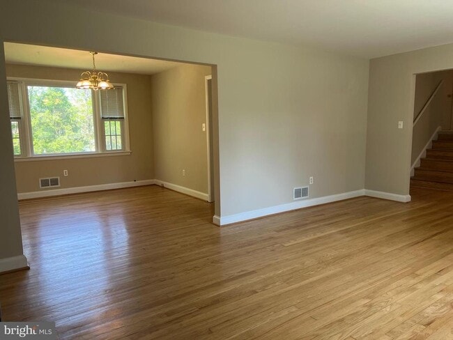 Building Photo - 4616 Willow Run Dr