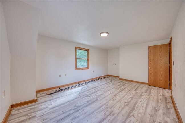 Building Photo - 4465 Mt Troy Rd Ext