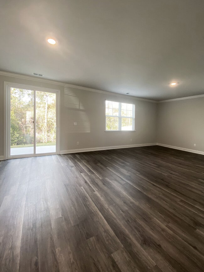 Building Photo - 6015 Forest Dell Ct