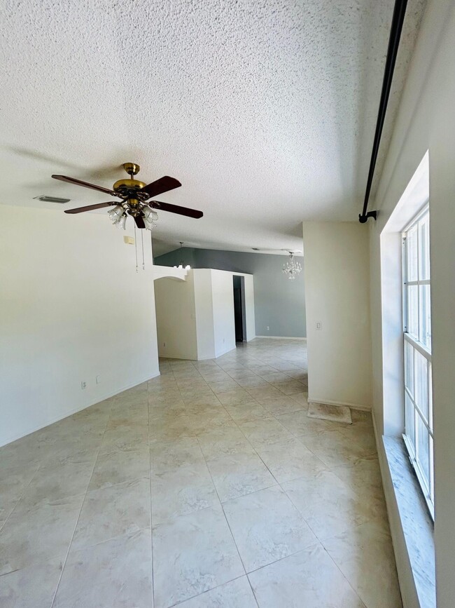 Building Photo - 5473 NW Carla Ct