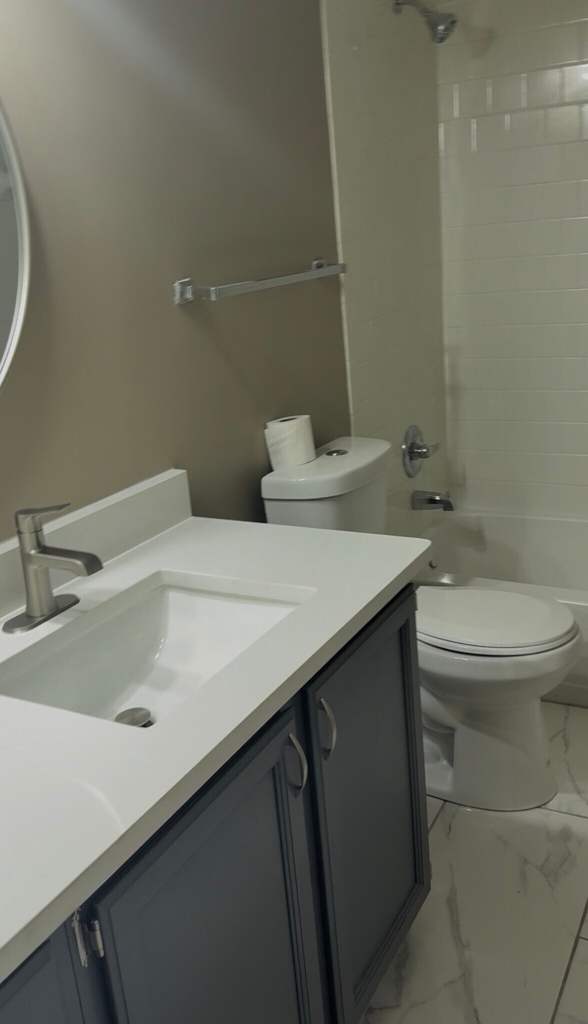 Building Photo - 4293 Parkview Ct