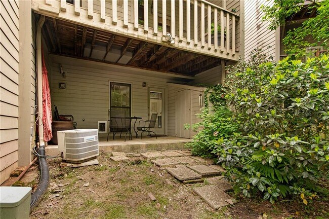 Building Photo - 1467 Monroe Dr NE