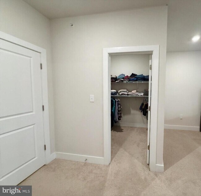 Building Photo - 16 Lochiel Ln