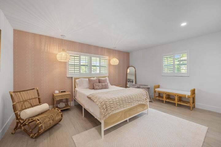 Building Photo - 1096 SW 27th Ave