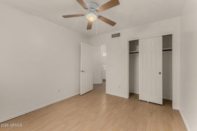 Building Photo - 1343 E Angela Dr