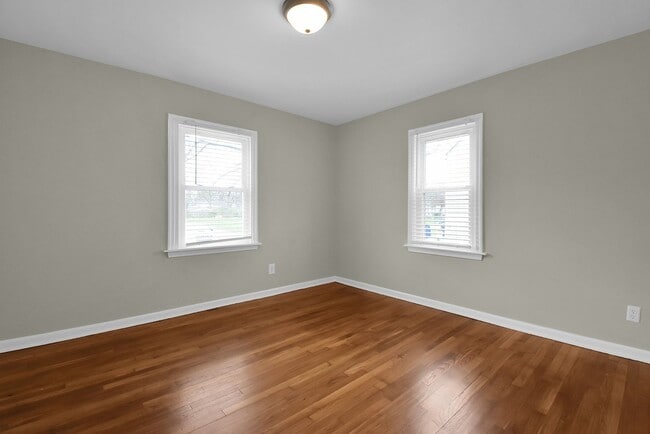 Building Photo - 3 Bedroom Home For Rent