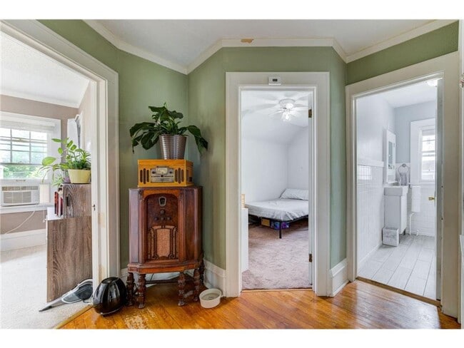 Building Photo - Gorgeous 6 Bedroom in Midway- June 2026 Mo...