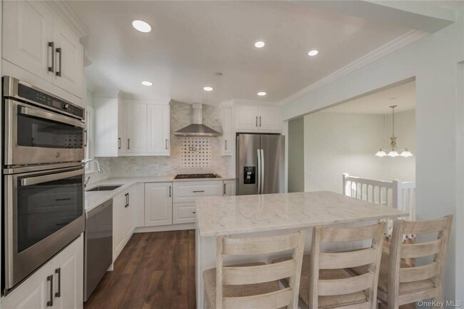 Building Photo - 869 Beach St