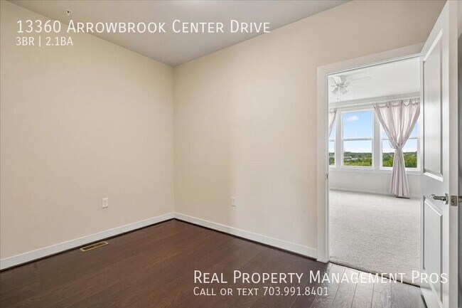 Building Photo - 13360 Arrowbrook Centre Dr