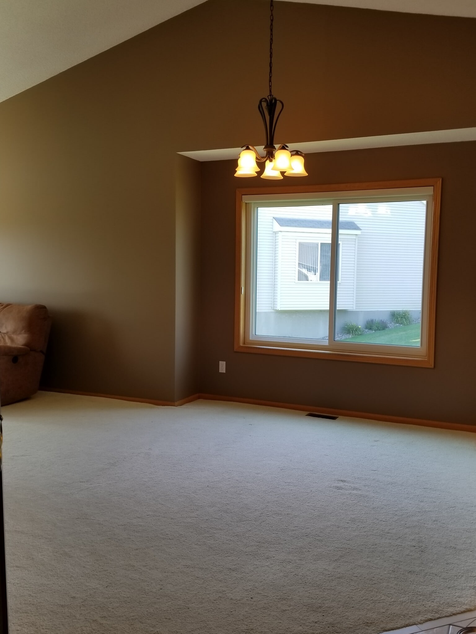 Dining area - 9719 Xenium Lane N