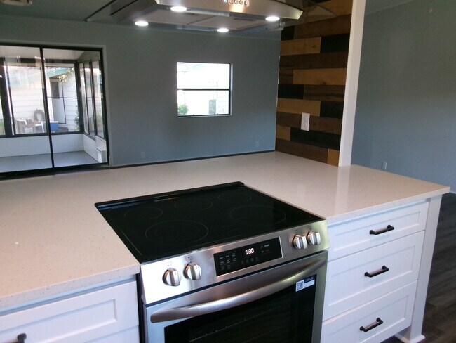 Building Photo - 4 Gentle Ben Path