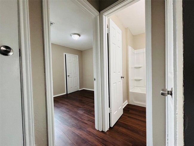 Building Photo - 503 Hardin Ct