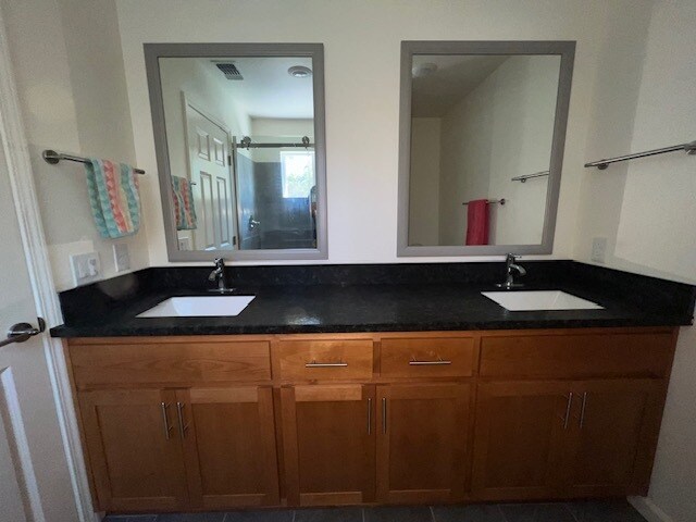 Building Photo - 5334 Kenneth Ave