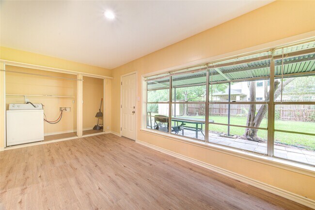 Building Photo - 4046 Woodfin St
