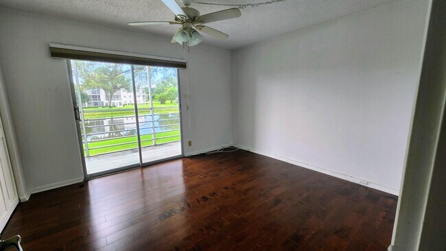 Building Photo - 358 Fanshaw I