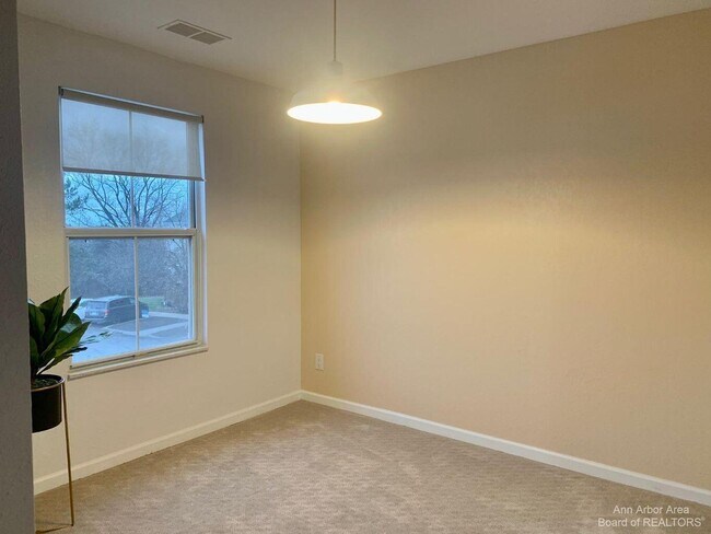 Building Photo - 109 Fieldcrest St