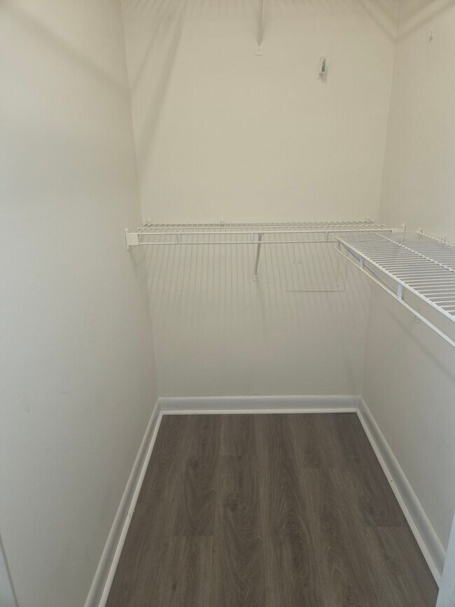 Building Photo - 1440 Collegiate Cir