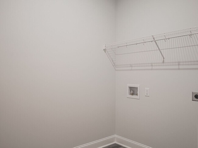 Building Photo - 206 Aunt Bee Blvd