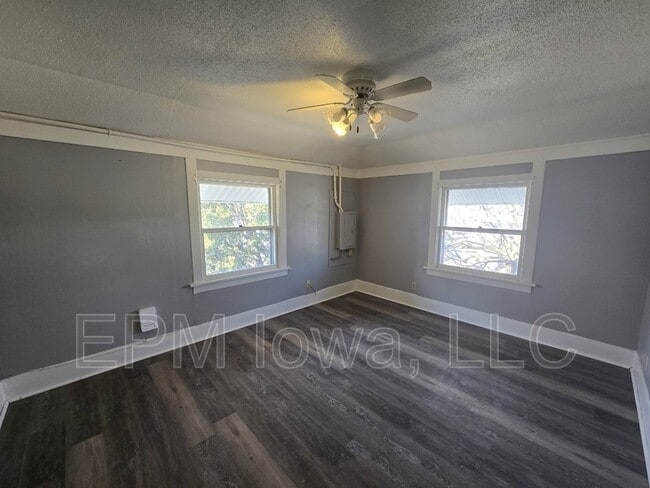 Building Photo - 1001 1/2 Randolph St