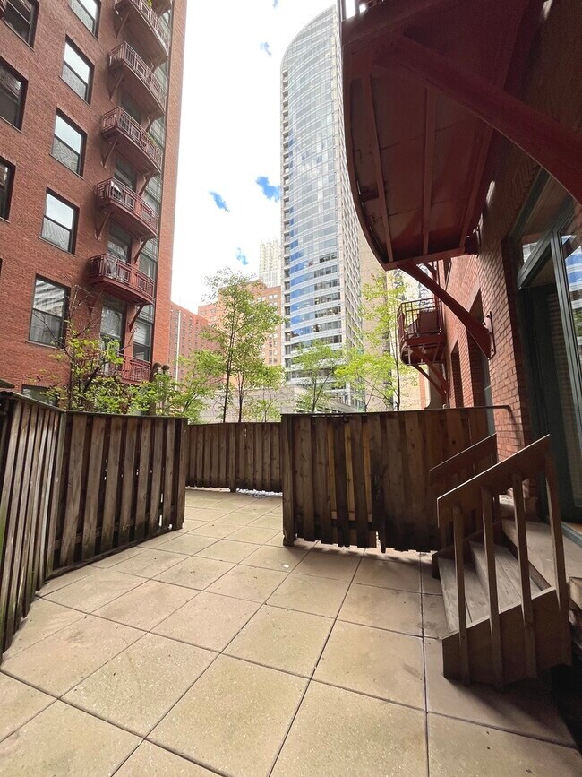 Building Photo - 208 W Washington St