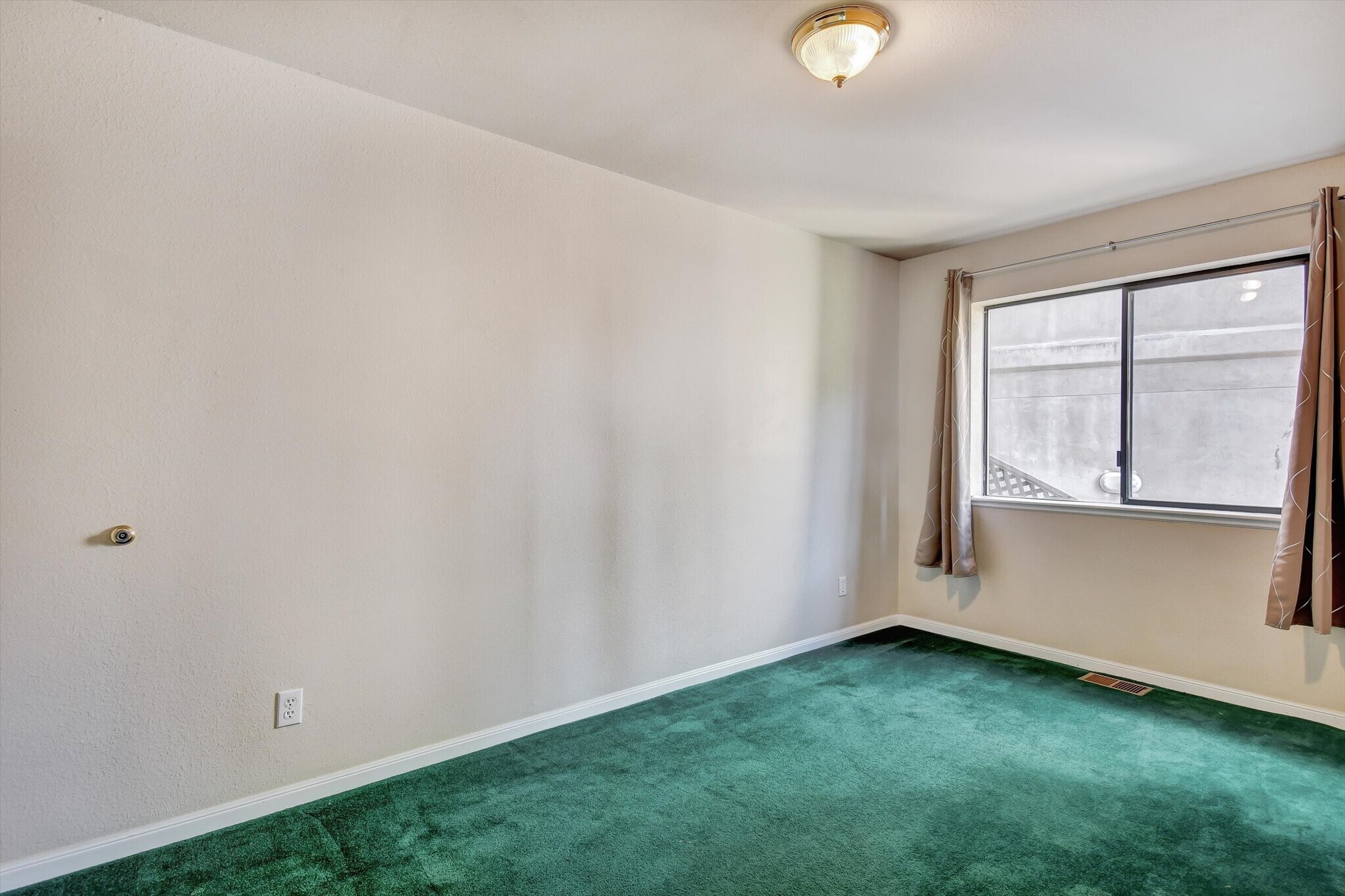 Building Photo - 616 Gravatt Dr