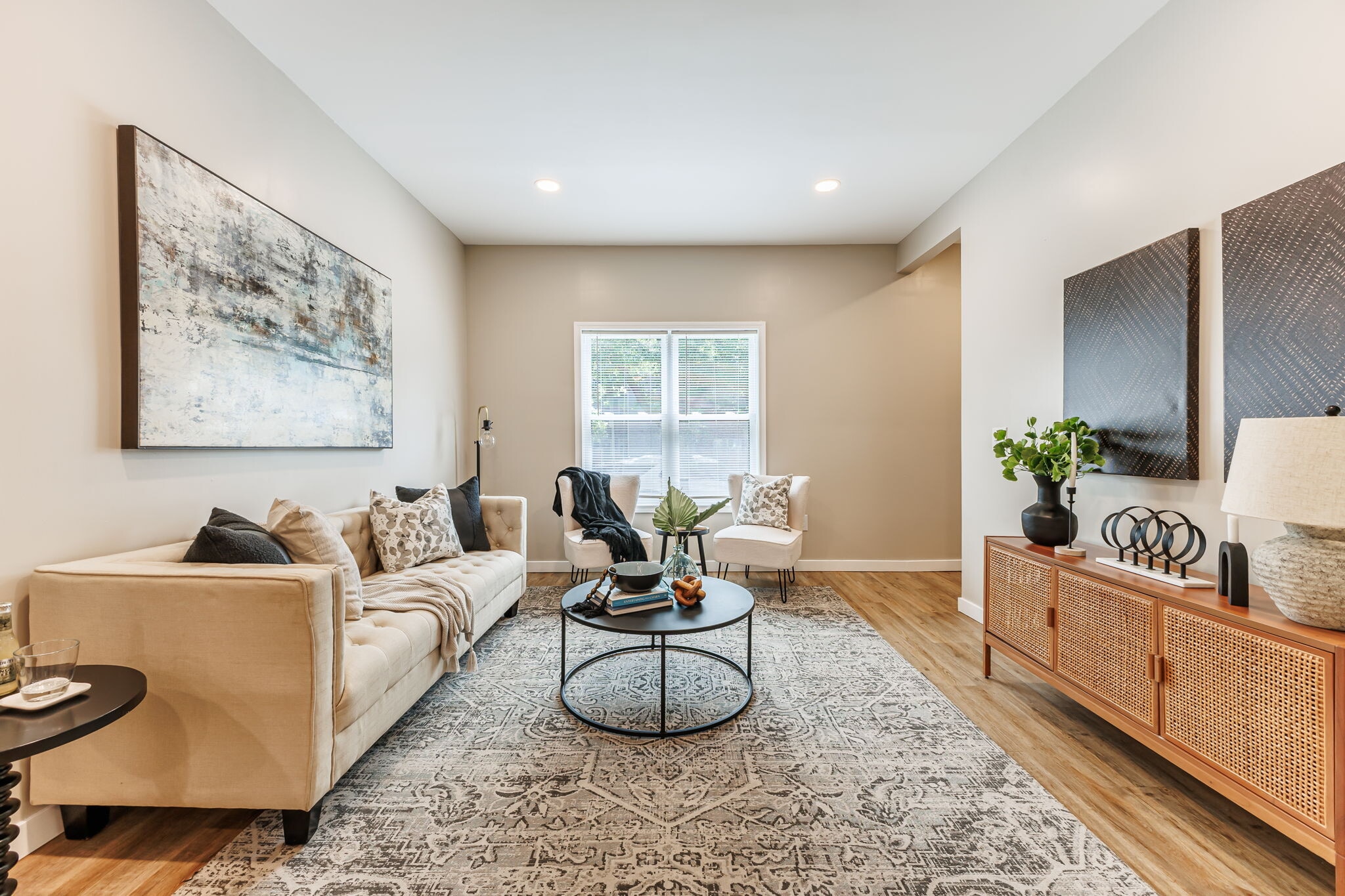Building Photo - 1239 Plymouth Ave S