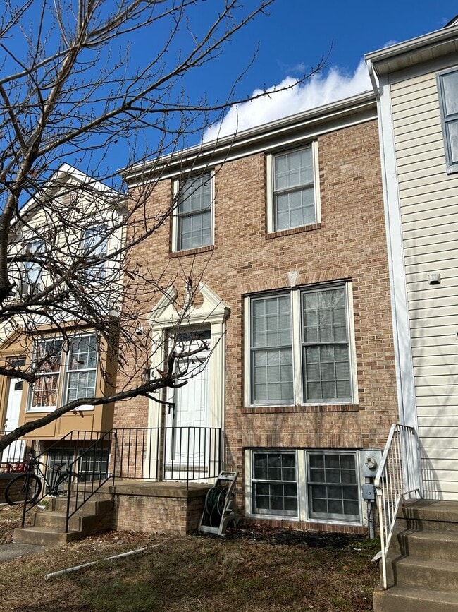 Building Photo - 658 Corsica Ave