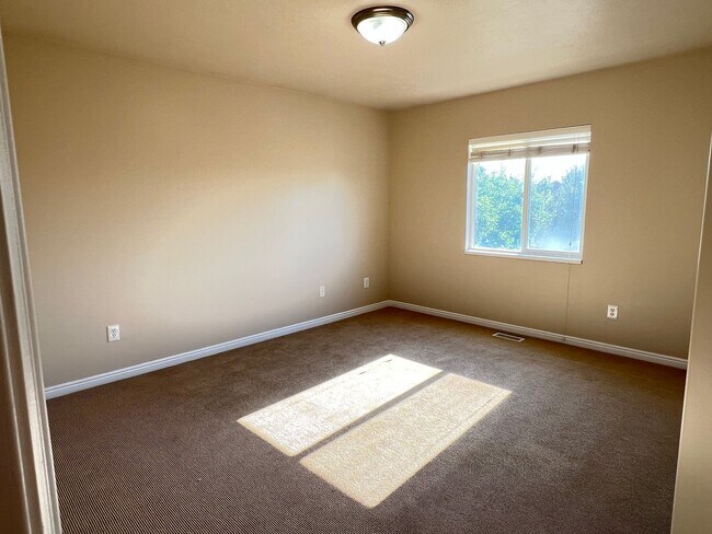 Building Photo - 13178 Woodridge Oak Cir
