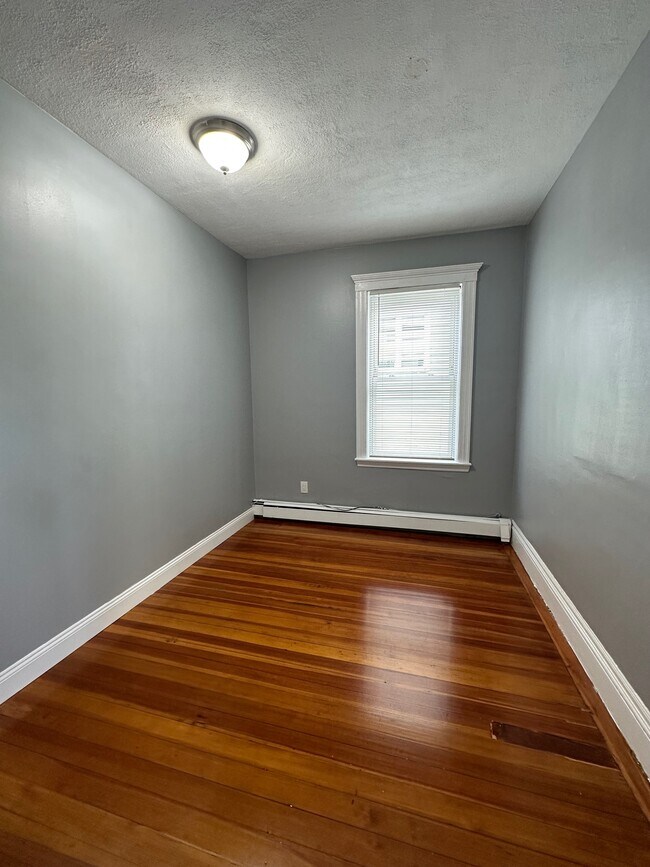 Building Photo - 77 Bellingham St