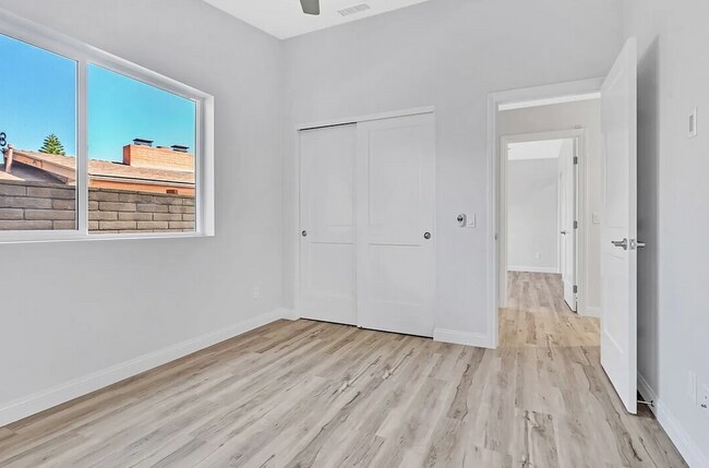 Building Photo - 4 bed 3 bath Prime Location! (Lease out, pending signatures. Check back in a few days!)