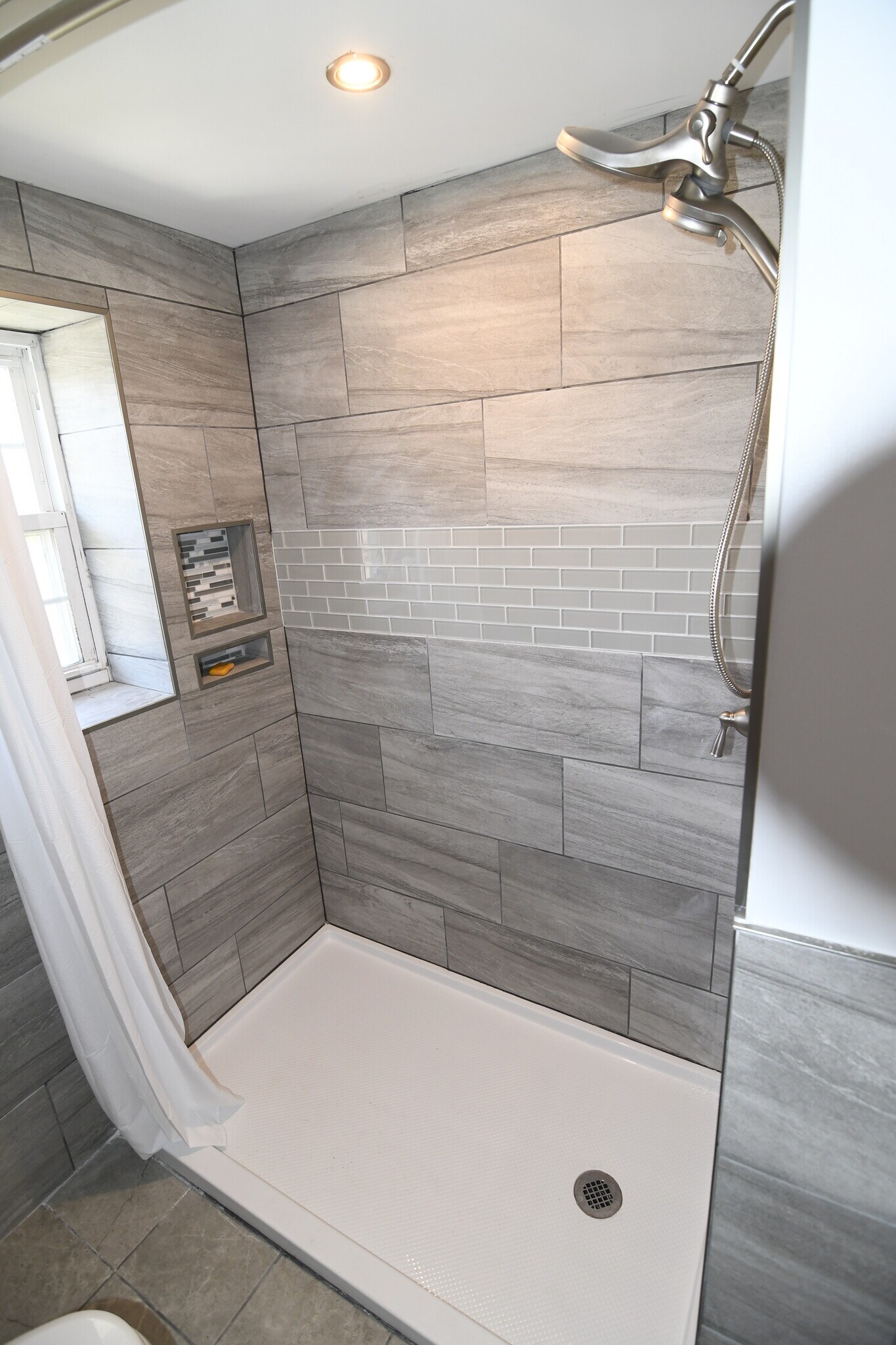 Tiled Shower. - 309 Old York Rd