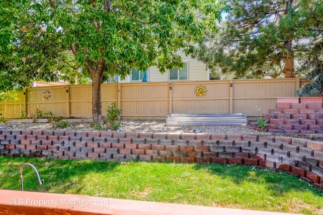 Building Photo - 10590 Pearlwood Cir