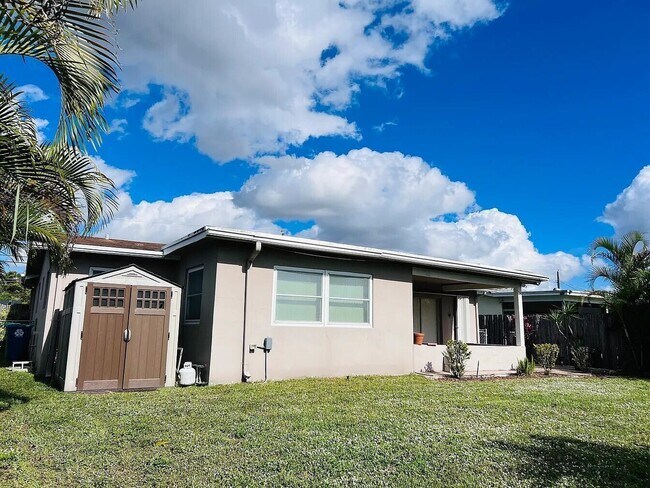 Building Photo - 8136 NW 21st Ct