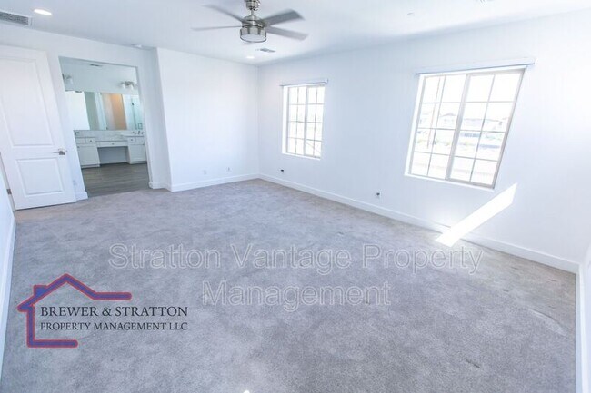 Building Photo - 4065 S Marin Dr