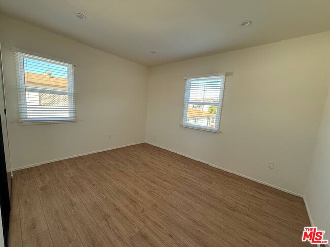 Building Photo - 2320 Carnegie Ln