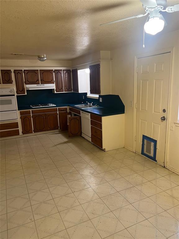 Building Photo - 2812 N Peniel Ave