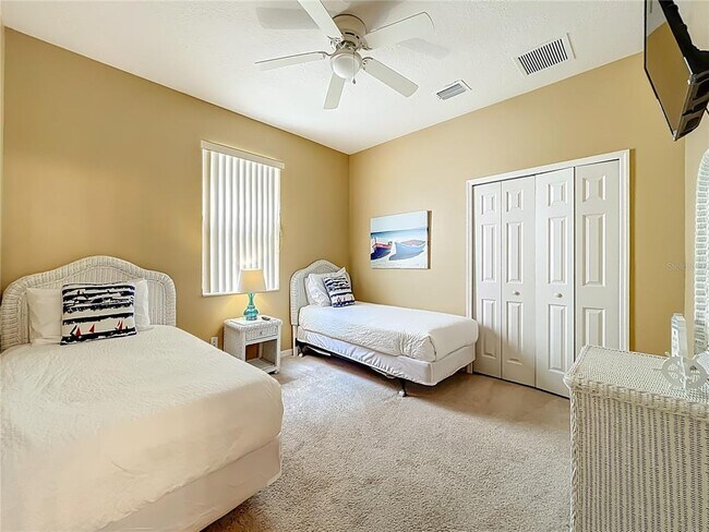 Building Photo - 520 Orista Dr