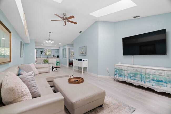 Building Photo - 1820 Rumar Ln