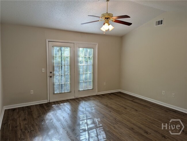 Building Photo - 130 Towne Pk Dr