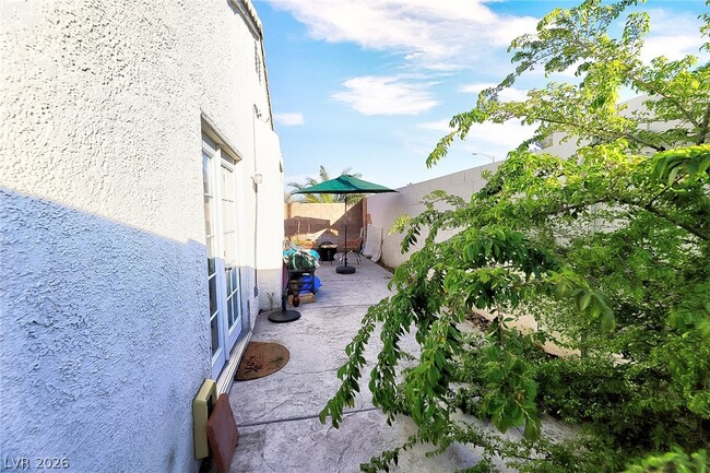 Building Photo - 8257 Cactus Root Ct