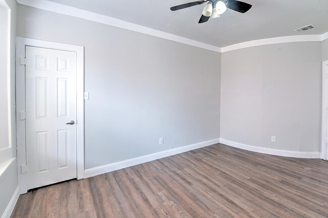 Building Photo - 7723 Buccaneer Cir