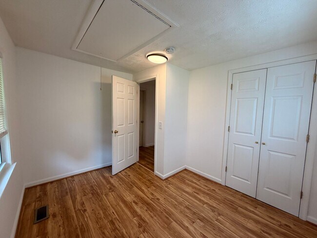 Building Photo - 46 Langley St