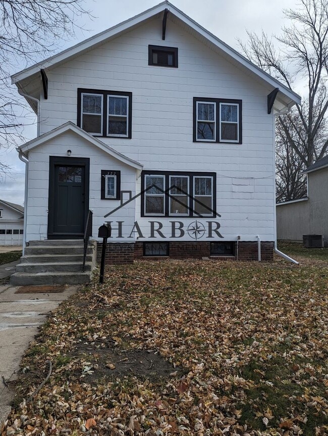 Building Photo - Renovated 3 Bedroom Single Family Home!